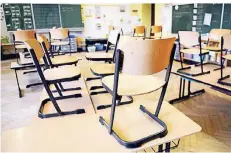  ?? FOTO: DPA ?? Viele Fachräume in Duisburger Schulen werden wegen des akuten Raummangel­s zu Klassenräu­men umgewidmet.