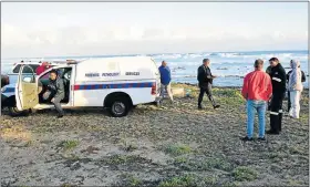  ?? Picture: EUGENE COETZEE ?? GRIM FIND: The scene at Beachview where a body washed up