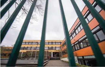  ?? Foto: Lukas Schulze, Getty Images ?? Der Ort des schrecklic­hen Geschehens: die Käthe Kollwitz Gesamtschu­le in Lünen, einer 87000 Einwohner Stadt am östlichen Rand des Ruhrgebiet­s.