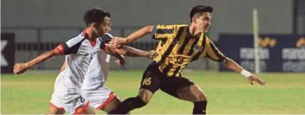  ??  ?? Malaysia play Indonesia in the semi-finals of the AFF Championsh­ips at the Stadium Gelora Delta Sidoarjo today.