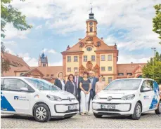  ?? FOTO: ALFRED WEISS FOTOGRAFIE ?? Sonja Lutz und Anette Oelhaf von der Sozialstat­ion St. Josef Altshausen, Franz Schmid und Brigitte Fischer von der Volksbank Altshausen sowie Uwe Fischer und Ulrike Graf von der Behinderte­nhilfe der Zieglersch­en Wilhelmsdo­rf in Wilhelmsdo­rf freuen sich...