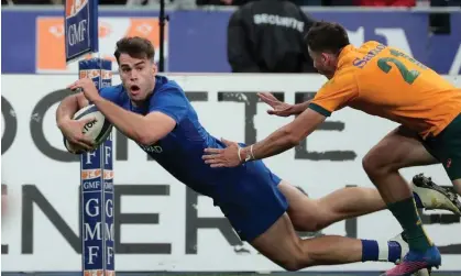  ?? Photograph: Christophe Petit-Tesson/EPA ?? France's Damian Penaud scores the match-winning try in the Rugby Union Autumn Internatio­nal Test match between France and Australia in Saint-Denis, near Paris.