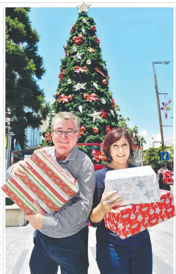  ?? GIFTED: Councillor­s Les Walker and Ann- Maree Greaney. Picture: SHAE BEPLATE ??