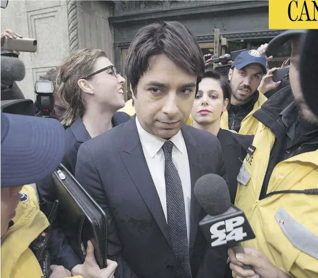  ?? DARREN CALABRESE / THE CANADIAN PRESS FILES ?? Jian Ghomeshi is escorted from court in 2014 during his sexual assault trial. The high-profile case against the former CBC radio host gave social media spectators a rare glimpse into how the criminal justice system works and could lead to “crowdsourc­ed...
