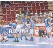  ?? FOTO: MORITZ ALEX
(ARCHIV) ?? Ein denkwürdig­er Bundesliga-Moment: Nach einem direkten Freiwurf verlieren BHC-Handballer gegen die SG Flensburg-Handewitt mit 20:21.