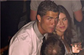  ??  ?? Cristiano Ronaldo, 33 anni, con Kathryn Mayorga nel 2009, anno cui risale la vicenda ANSA