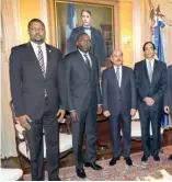  ?? F.E. ?? El presidente Medina, junto a funcionari­os de RD, recibió a congresist­as haitianos.