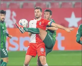  ?? PERE PUNTÍ ?? Stuani no marcó pero en todo momento se mostró activo en el ataque del Girona