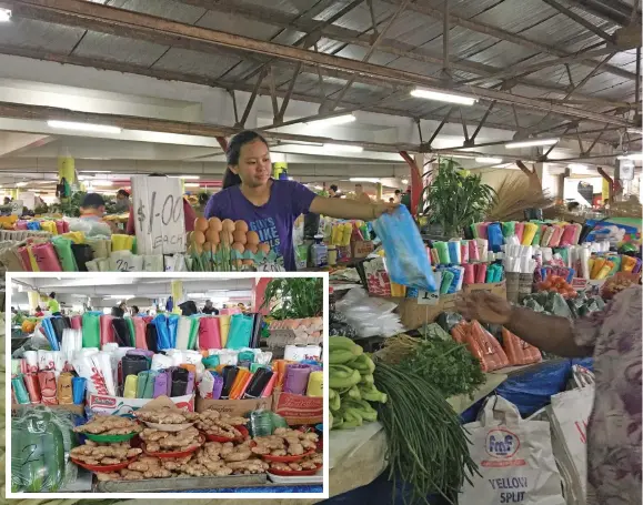  ??  ?? Market vendors using plastic bags.
INSET: Plastic bags on display at the Suva Market.