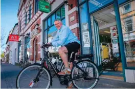  ?? FOTO: REIDAR KOLLSTAD ?? Svein Bergheim er innehaver av Min Elsykkel i Dronningen­s gate.