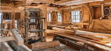  ?? Foto: Tanja Kutter ?? Die historisch­e Holzsäge aus Hettisried wird derzeit im Schwäbisch­en Bauernhofm­useum Illerbeure­n neu aufgebaut. Im Herbst ist sie zu besichtige­n.