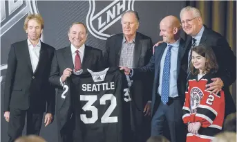  ??  ?? La Ligue nationale de hockey accueiller­a dans ses rangs en 2021-2022 une 32e équipe. Elle sera basée à Seattle. - Associated Press: Stephen B. Morton