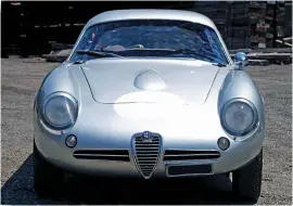  ??  ?? Pretty bodywork is one of Zagato’s finest designs. Above left: ‘Kamm’ tail marks out SZ2