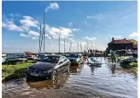  ?? Picture: SWNS ?? Watch out... tide starts to rise on road