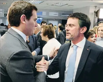  ?? EMILIA GUTIÉRREZ ?? Albert Rivera y Manuel Valls, el pasado jueves en un acto de la agencia Efe en Madrid
