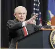  ??  ?? Presionado. Sessions anunció su salida tras tensiones con Trump.