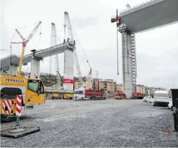  ?? FOTO:COMMISSARI­O RICOSTRUZI­ONE GENOVA/DPA ?? Die letzten Bauarbeite­n an der neuen Autobahnbr­ücke. Das alte Morandi-Viadukt war im August vor zwei Jahren eingestürz­t, 43 Menschen starben.