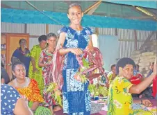  ?? Picture: LUKE RAWALAI ?? Young women of Nawaisomo Village with garlands for the guests from the Ministry of Forests during the launch last Friday.