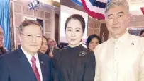  ??  ?? Finance Secretary Sonny Dominguez with Ambassador Sung Kim and wife Jae Eun.