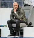  ?? Foto: Stache, dpa ?? Ein nachdenkli­cher Peter Bosz nach der Niederlage in Berlin.