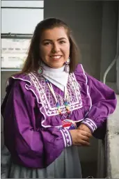  ?? Courtesy photo ?? Sarah De Herrera, a Santa Clarita resident, is representi­ng the Choctaw Nation of Oklahoma in the Miss Indian World hosted by Gathering of Nations.