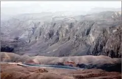  ?? MENAHEM KAHANA/AFP ?? A picture taken on June 12 shows part of the Israeli border with Egypt seen from the Israeli side in the southern Negev desert, north of the Israeli city of Eilat.