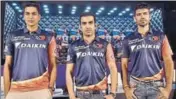  ??  ?? n Gautam Gambhir (centre) with Manjot Kalra (left) and Naman Ojha at the Delhi Daredevils’ unveiling in the city on Wednesday. HT PHOTO