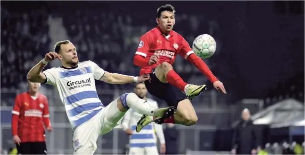  ?? ?? IMPORTANTE. El delantero mexicano Hirving Lozano fue vital en el triunfo del PSV ante el Zwolle en la Eredivisie.