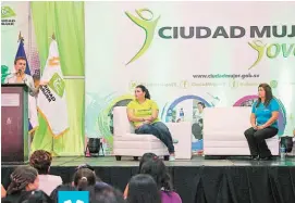  ??  ?? Evento. Al lanzamient­o asistieron estudiante­s de varios municipios de La Libertad y Sonsonate.