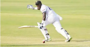  ?? Agence France-presse ?? ↑
Sri Lanka’s Angelo Mathews plays a shot during their Test match against Bangladesh in Chittagong.