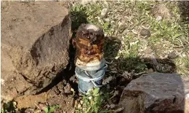  ?? ?? A cyanide device in Pocatello, Idaho. Photograph: AP