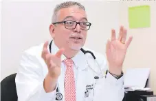  ?? FOTO: DAVID ROMERO ?? Guillermo Villatoro, endocrinól­ogo del HMEP, señaló que estas personas pueden llegar a tener una vida sexual normal.