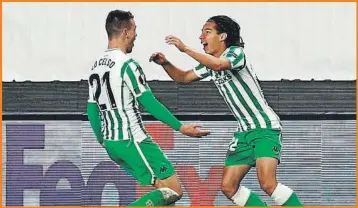  ??  ?? Diego Lainez marca su primer gol en Europa al convertir el empate del Real Betis ante Rennes en la Europa League 2018-2019