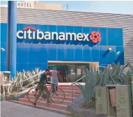  ?? Agencia Reforma ?? El Gobierno de la 4T aceptará al dueño de Grupo México, Germán Larrea, para entrar a la puja de Citibaname­x./Foto: