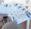  ?? Stephanie Lloyd
/ ?? The joy of winning a R6m Lotto jackpot turned into sorrow for a pensioner