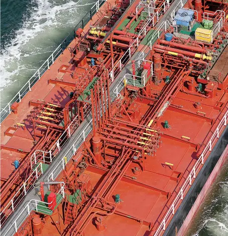  ?? Shuttersto­ck ?? About 10 percent of the world’s fleet of 800 Very Large Crude Carriers has been contracted for floating storage amid a global oil glut and falling prices.