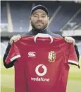  ??  ?? 0 Sutherland shows off his Lions jersey after his call-up