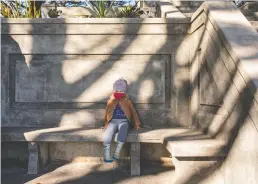  ?? CAYCE CLIFFORD/NEW YORK TIMES ?? Alice McGraw, 2, at the Mount Olympus monument in San Francisco on Nov. 25.