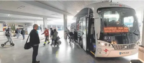  ?? // EFE ?? La edad media de los conductore­s de autobús en España es de 49 años