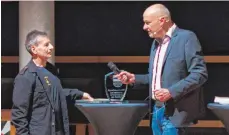  ?? FOTO: JANIS ICKENROTH ?? Der Sportlereh­renpreis ging an Ralf Hildebrand (l.)