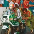  ??  ?? 1- Un pur pilote d’endurance, ce Chemarin. 2- La Kawasaki était une machine très aboutie au niveau de la partie-cycle. 3- L’équipe Performanc­e, plus modeste que celle de Honda, était très à l’écoute des suggestion­s de Chemarin.