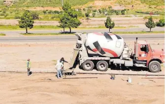  ?? CORTESÍA: MUNICIPIO DE CHIHUAHUA ?? Se construyen los cimientos de cuatro campos que serán de uso múltiple