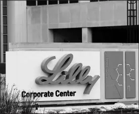  ?? DARRON CUMMINGS / AP FILE (2017) ?? Eli Lilly & Co., whose corporate headquarte­rs are in Indianapol­is, and pharmaceut­ical companies Sanofi and Novo Nordisk control about 90% of the insulin market in the United States.