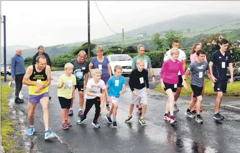  ?? 01_B28run01 ?? Ready for the off at the start of the Kildonan Fun Run.