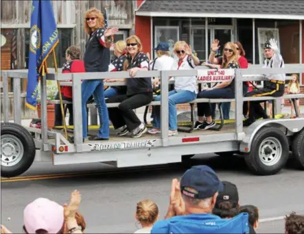  ?? CHARLES PRITCHARD - ONEIDA DAILY DISPATCH ?? Members of the Canastota American Legion Ladies Auxiliary Unit 140in the Canastota Memorial Day Parade on Monday, May 28, 2018.