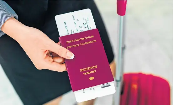  ??  ?? 40 Euro soll ein Flugticket künftig mindestens kosten. Nicht alle glauben daran, dass es wirklich so kommt.