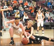  ?? NWA Democrat-Gazette/CHARLIE KAIJO ?? Kelcee Hopper (left) of Berryville is one of five juniors on the Lady Bobcats’ team, which is 28-2 on the season.