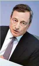  ??  ?? EZB-Chef Mario Draghi plädiert für Geduld in der Geldpoliti­k