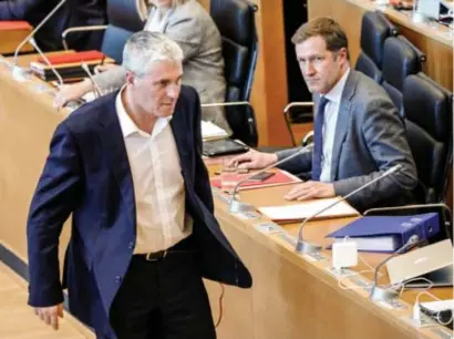  ?? FOTO BELGA ?? Waals PS-minister Paul Furlan geniet voorlopig nog de steun van zijn minister-president Paul Magnette