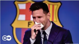  ??  ?? Un emocionado Lionel Messi luego de despedirse del FC Barcelona.